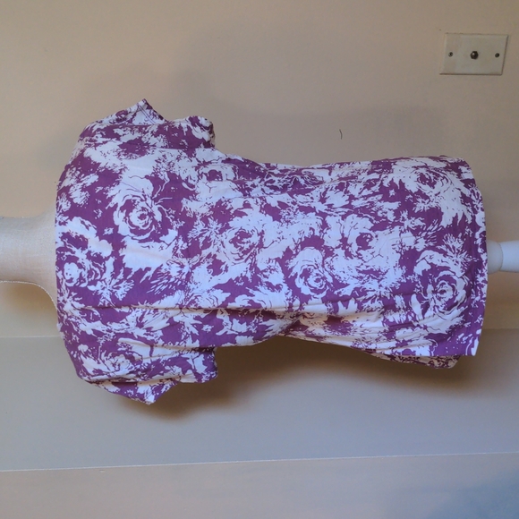 Flowered Blouse - Picture 4 of 6